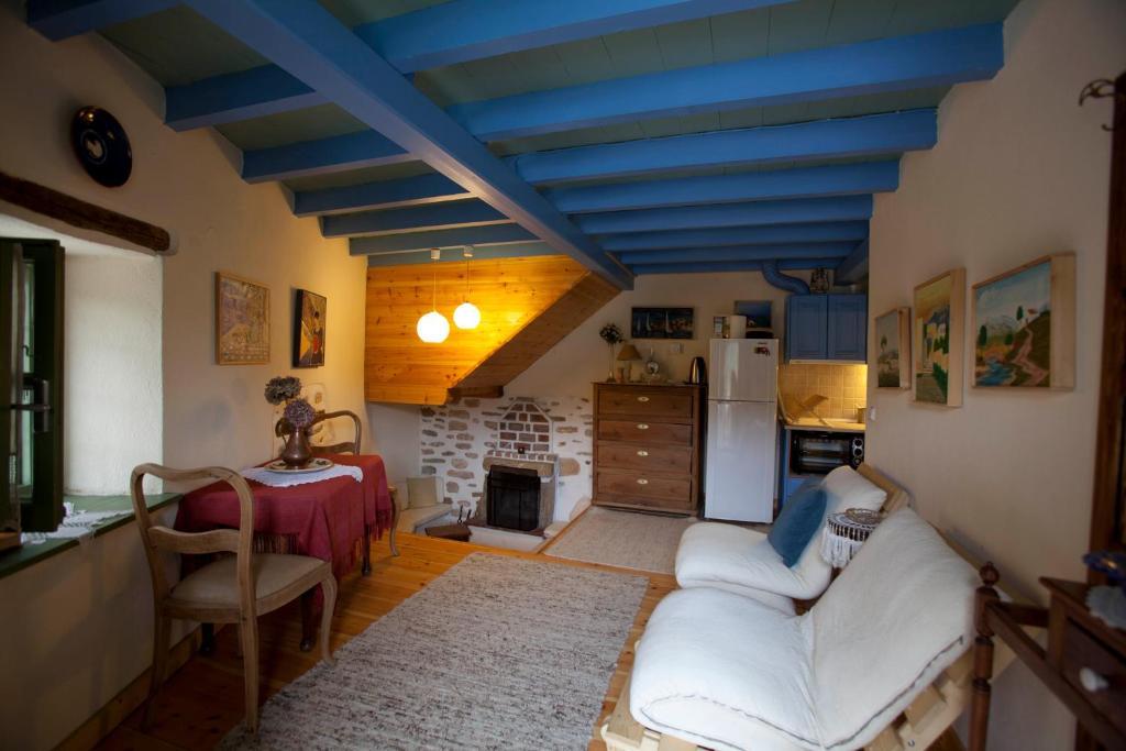 Efipoi Pinakátai Quarto foto